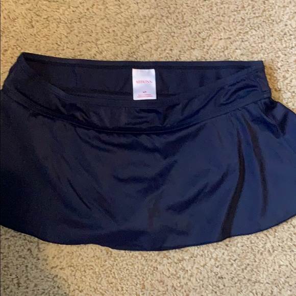 Two piece bathing suit - Picture 3 of 5